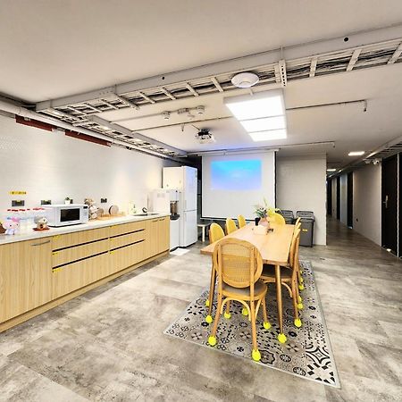 Just Live Hostel Taipei Exterior photo